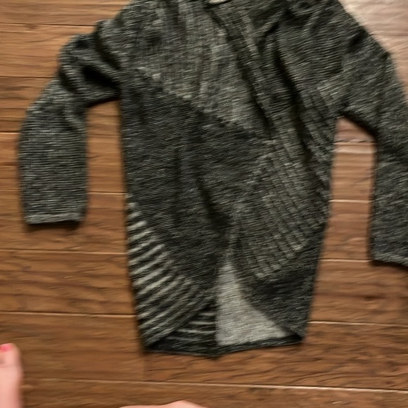 Style & Company Woman’s Black and Gray Wool Blend Hooded Sweater Size XL - Picture 6 of 6